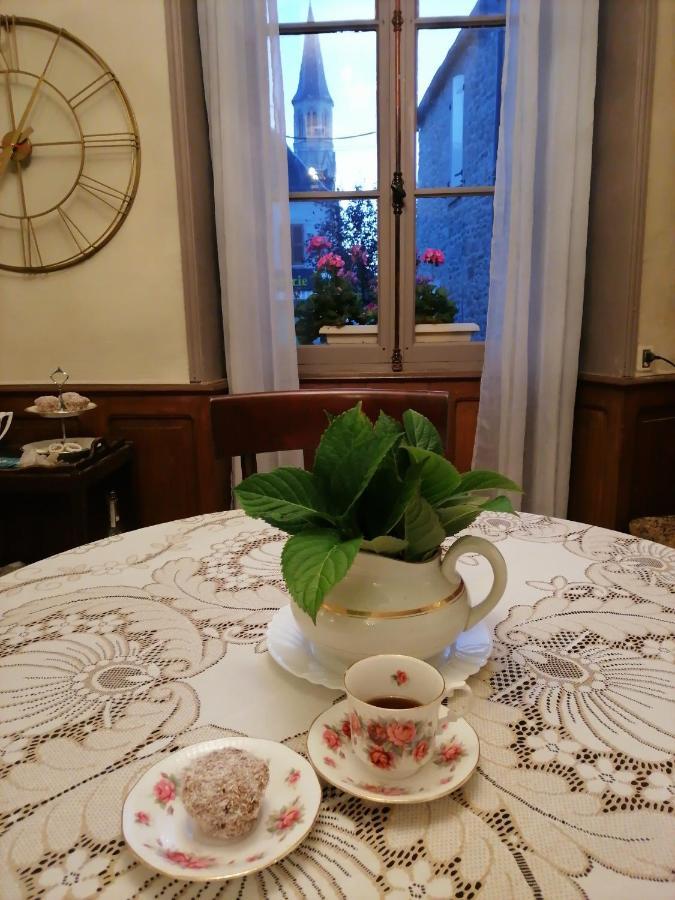 La Petite Maison Des Artiste Villa Saint-Sulpice-les-Feuilles Esterno foto