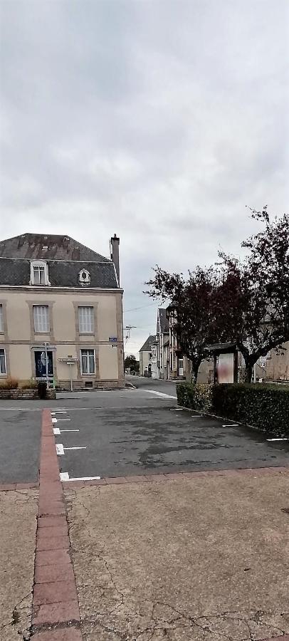 La Petite Maison Des Artiste Villa Saint-Sulpice-les-Feuilles Esterno foto
